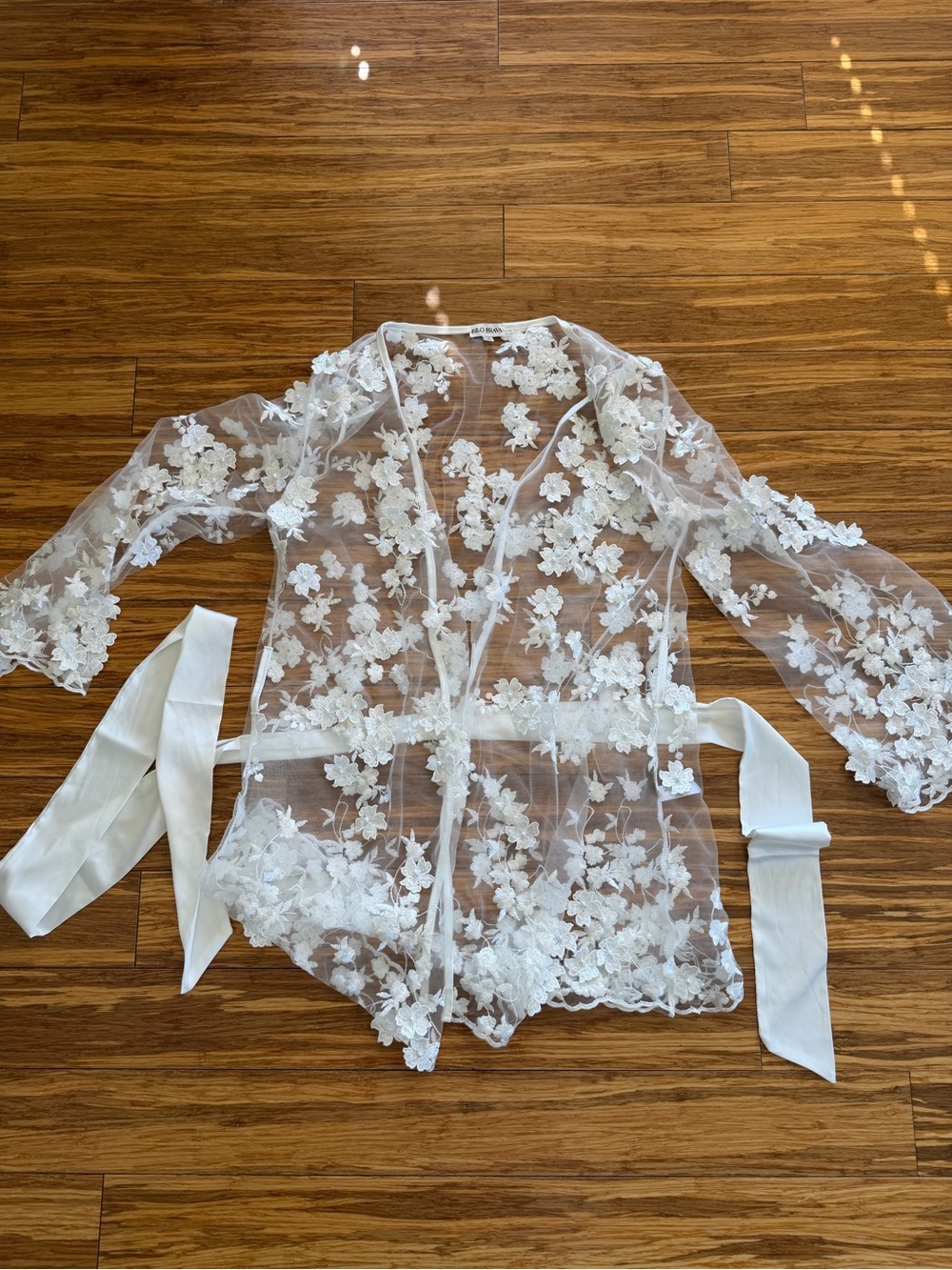 Delicate Floral Lace Sheer Robe - White